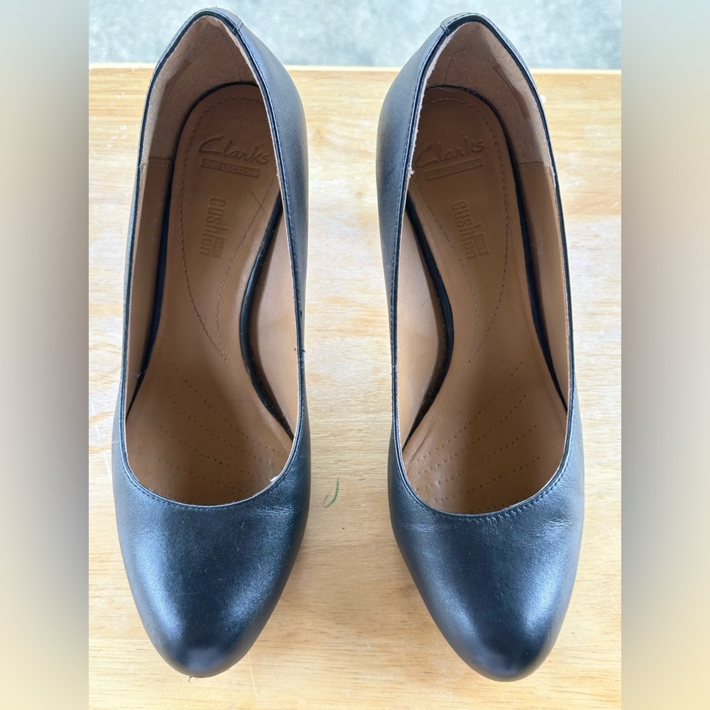 Clarks Collection Women’s Pumps Soft Cushion Black Shoes Size 8.5